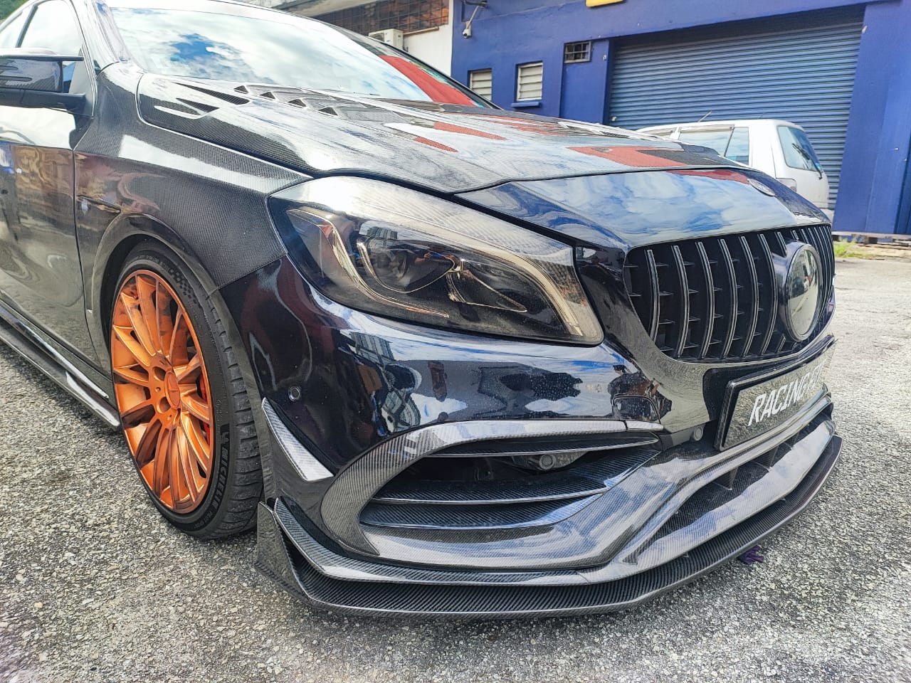 W176 A CLASS W176 FACELIFT CARBON FIBER BODYKIT